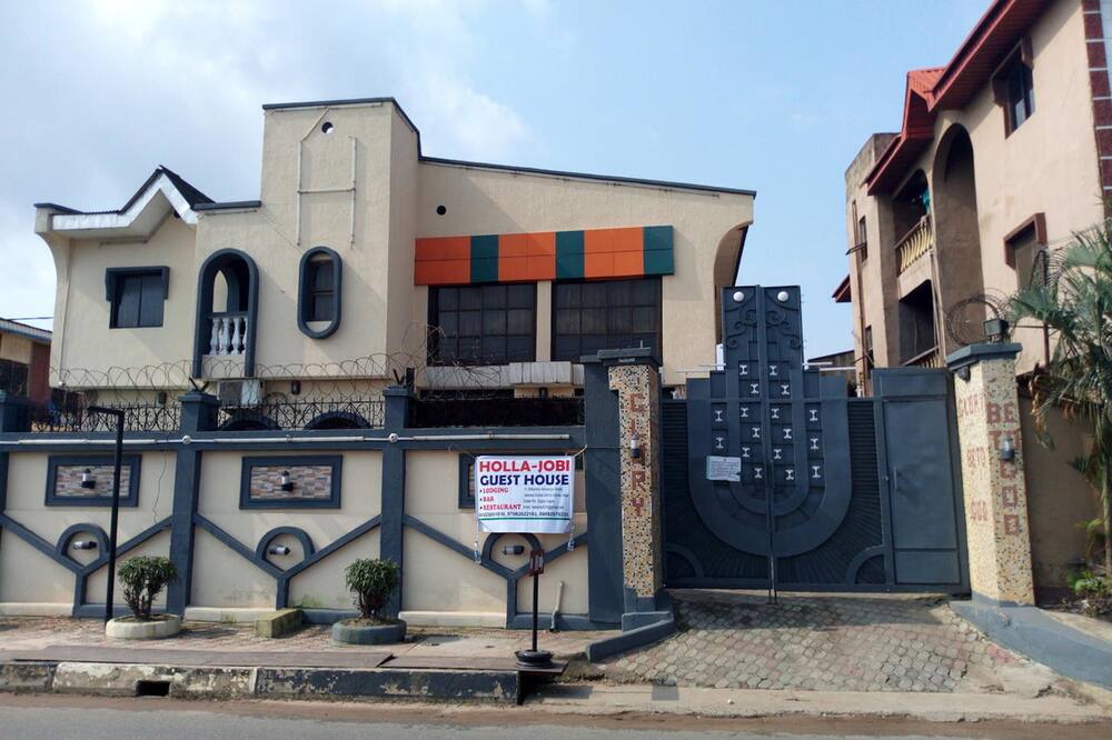 Holla-Jobi Guest House