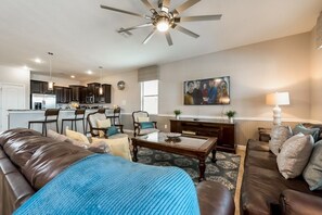 Family Villa, Multiple Bedrooms, Hot Tub, Garden Area | Television