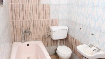 Deluxe Room, 1 Double Bed, Non Smoking | Bathroom