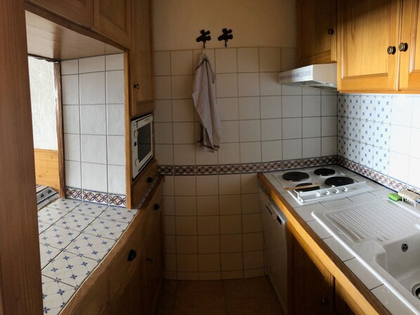Kylskåp och diskmaskin