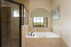 Family Villa, Kitchen, Garden Area | Jetted bathtub - Je52915 - Reunion Resort - 5 Bed 5 Baths Villa (Kissimmee)