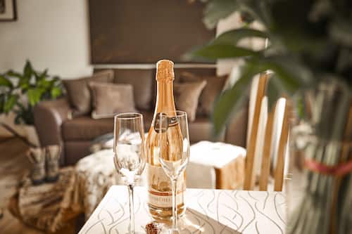 Apartment (Top 13) | Living area | Flat-screen TV