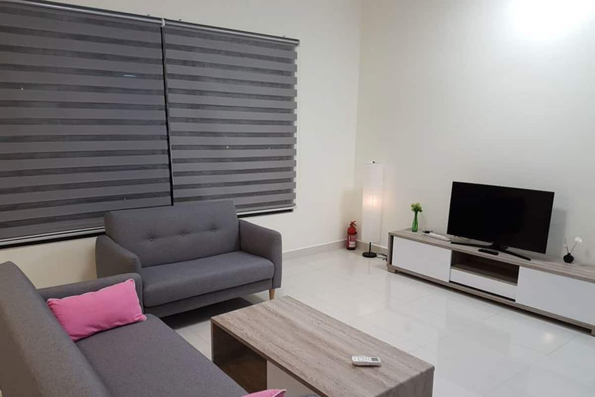 2 Bedrooms Comfort Suites A1809 | WiFi