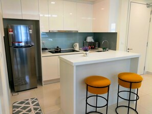 2 Bedrooms Modern Design A0508 | Private kitchenette | Full-size fridge, microwave, stovetop, cookware/dishes/utensils