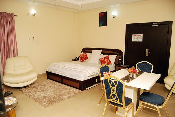 Presidential-Suite, 1 Schlafzimmer | Hochwertige Bettwaren, Zimmersafe, individuell dekoriert