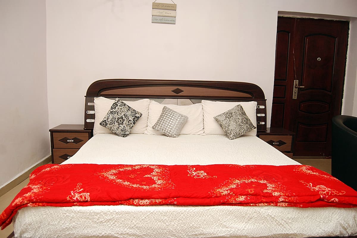 Superior Room | 1 bedroom, premium bedding, in-room safe, individually decorated