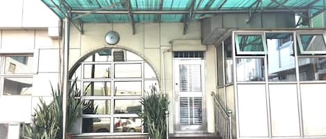 Entrée de l’hébergement