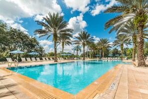 8 outdoor pools, pool umbrellas, pool loungers