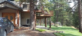 Your Home Away From Home in a country setting while still being close to town.