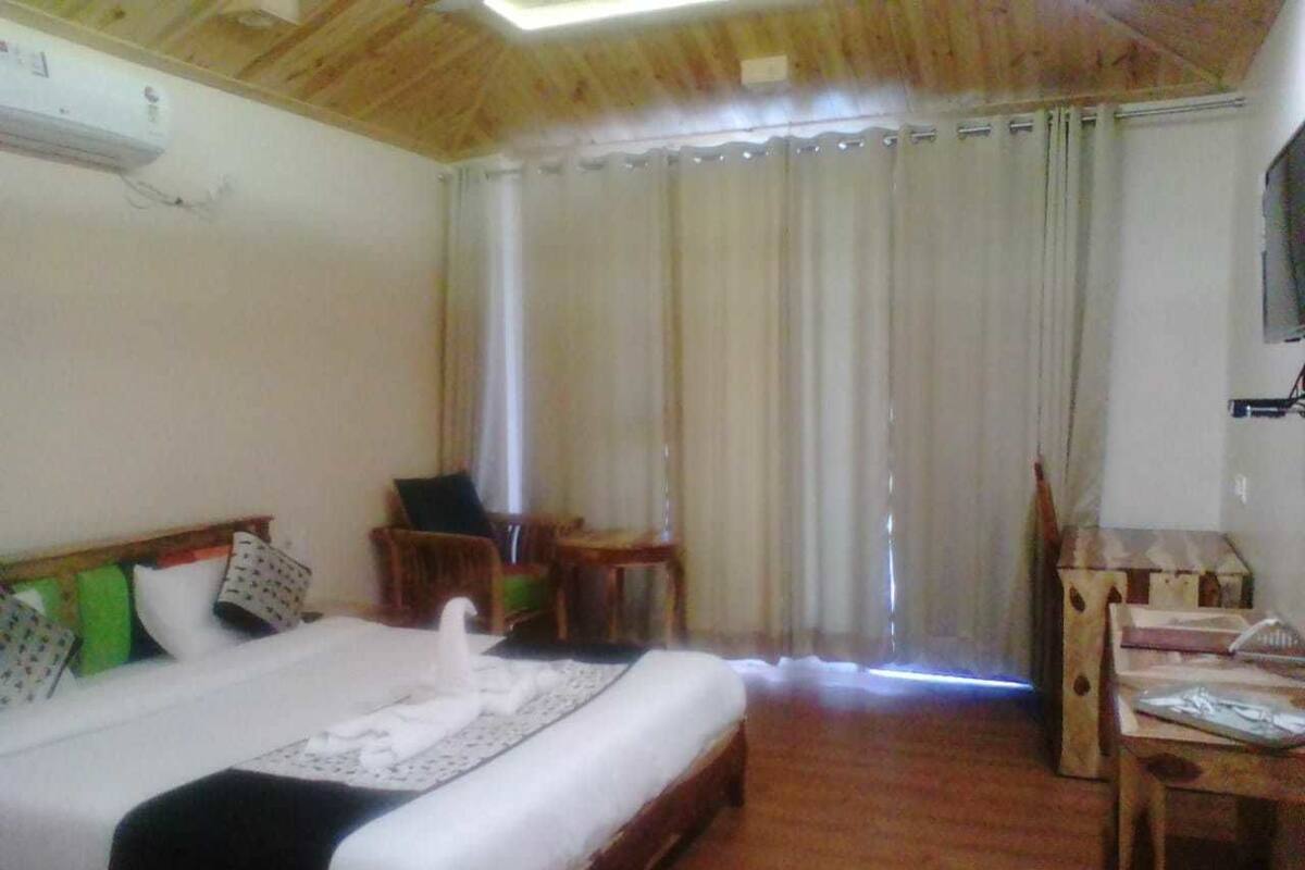 Deluxe Room (with Balcony)   