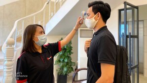 Check-in/check-out kiosk - RedDoorz Quynh Giang Hotel Hoang Viet (Ho Chi Minh City)