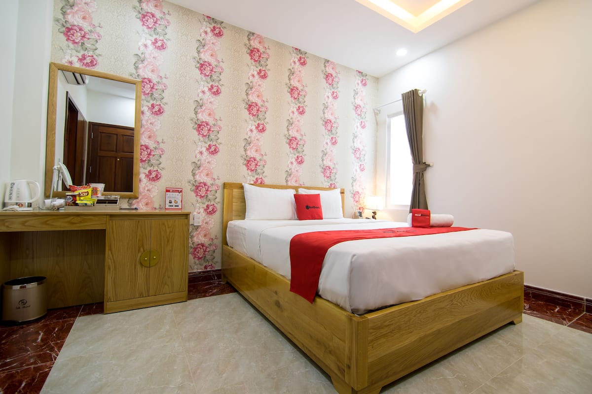 Kamar Double | Meja kerja, Wi-Fi gratis, dan seprai linen