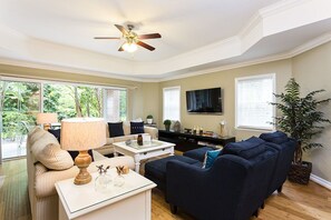 Lobby sitting area - Je61751 - Reunion Resort - 3 Bed 3 Baths Condo (Kissimmee)