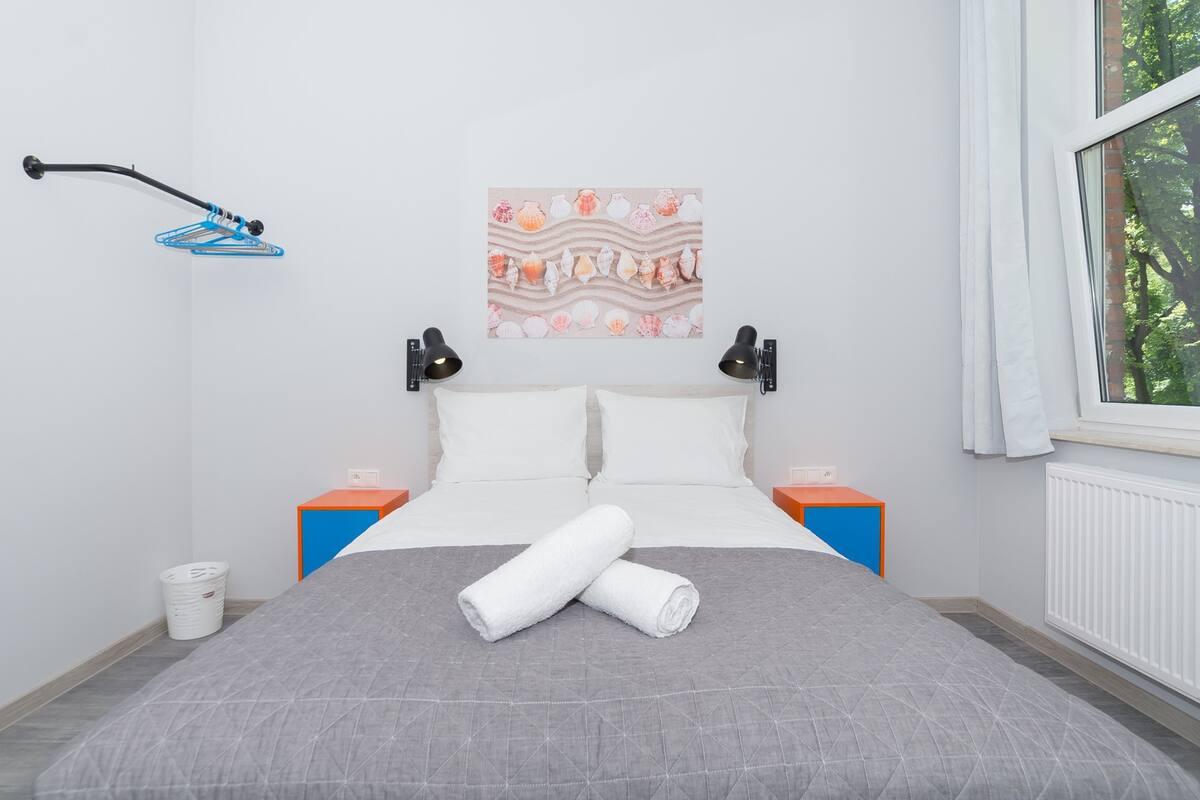 Habitación cuádruple (8) | Escritorio, wifi gratis, ropa de cama