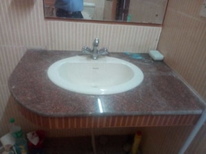 Chambre Double Standard, salle de bains privée | Salle de bain