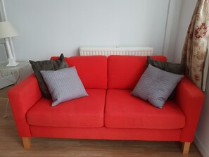Apartment, 4 Bedrooms | Living area | Flat-screen TV - Friendly Place (London)