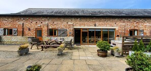 Grand House, 4 Bedrooms, Hot Tub | Terrace/patio