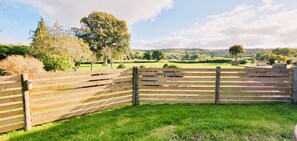 Traditionele cottage, 2 slaapkamers, hot tub, op benedenverdieping | Kameruitzicht