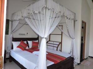 Deluxe Double Room, 1 Double Bed, Non Smoking | 3 bedrooms, desk, free WiFi - Sea Mount Villa (Ahangama)