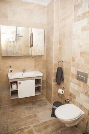 Family Villa, 3 Bedrooms, Non Smoking | Bathroom | Shower, hair dryer, towels - Villa Kanyon (Bodrum)