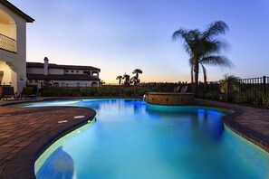 Exercise/lap pool