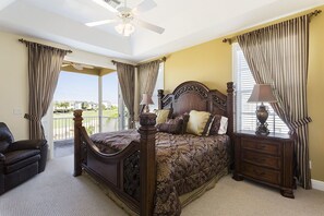 Villa Familiale, bain à remous, côté jardin | Vue de la chambre