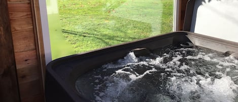 GARDEN COTTAGE- HOT TUB | Terrace/patio