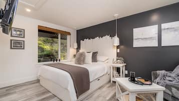 CREEKSIDE COTTAGE - HOT TUB | Bagno | Doccia, soffione a pioggia, set di cortesia firmato, asciugacapelli