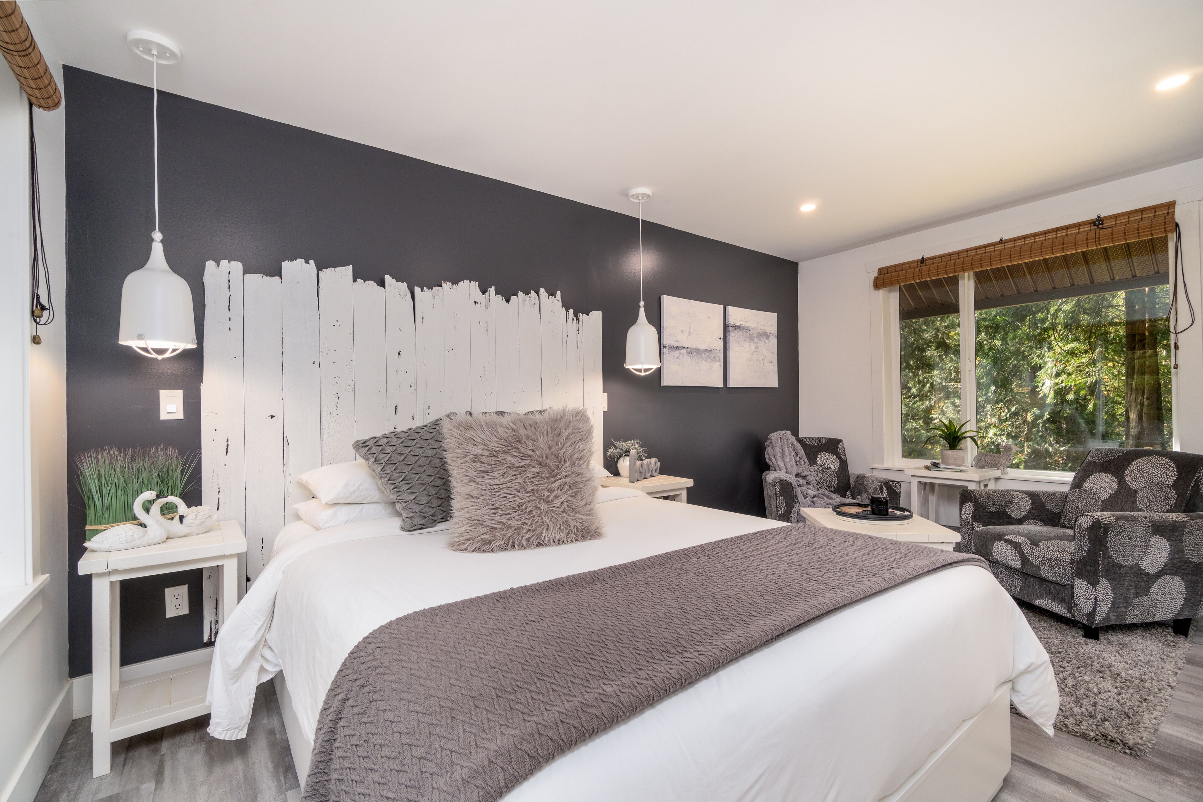 CREEKSIDE COTTAGE - HOT TUB | 1 bedroom, Egyptian cotton sheets, premium bedding, down comforters