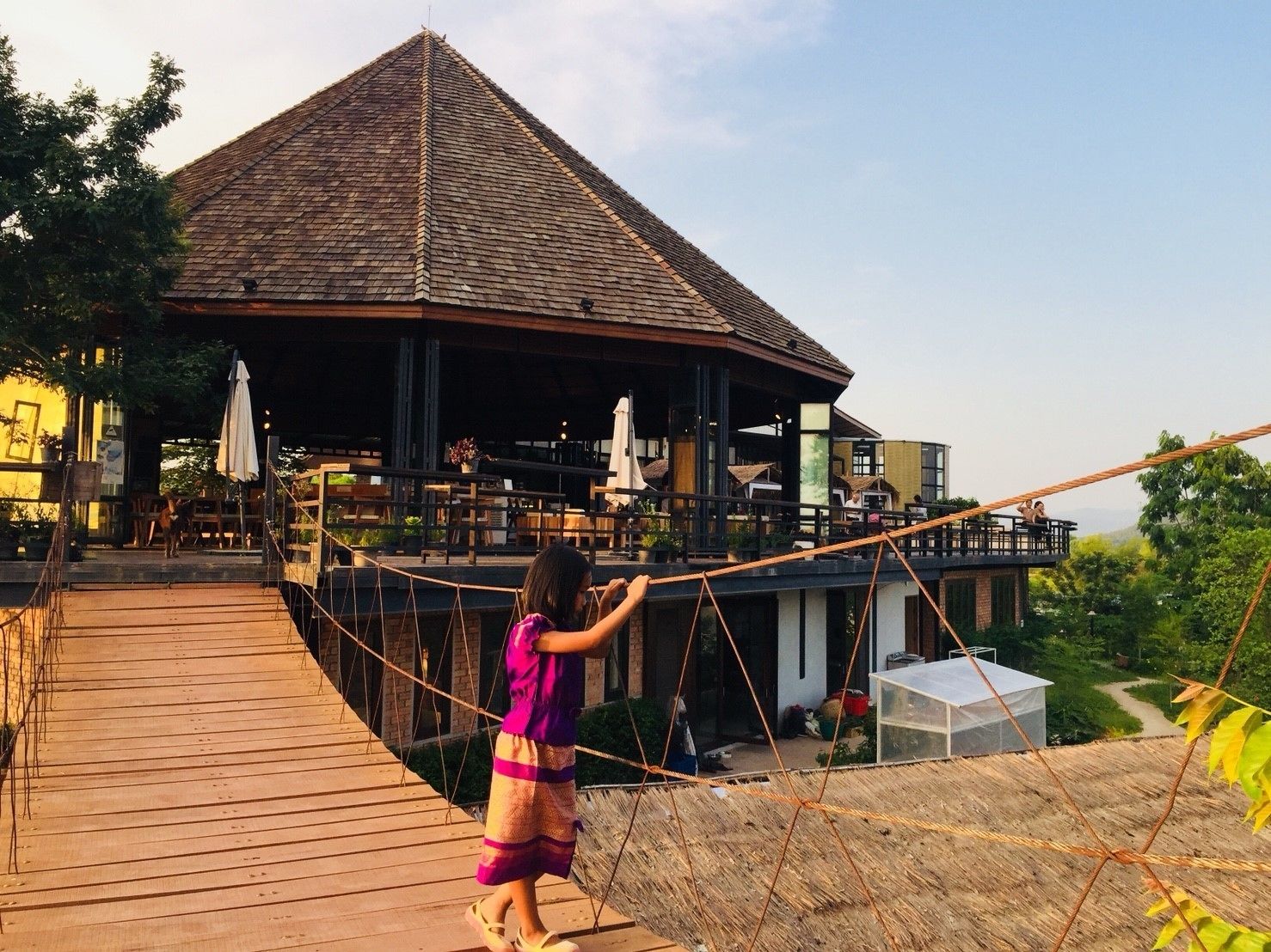 Breakfast, lunch, dinner served; Thai cuisine 