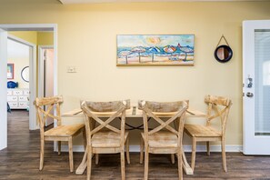 Dining - Gulf Front Beach House in Fort Morgan | Spacious Deck | Sleeps 10 (Gulf Shores)