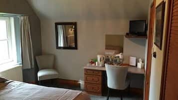 Doppelzimmer | Verdunkelungsvorhänge, kostenloses WLAN, Bettwäsche