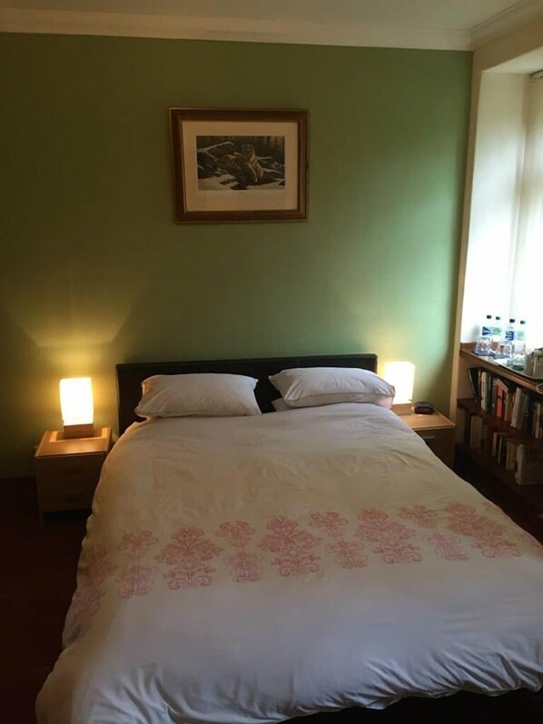 Doppelzimmer | Verdunkelungsvorhänge, kostenloses WLAN, Bettwäsche