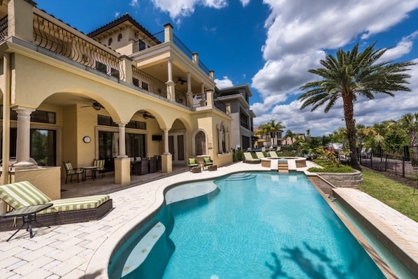 Exercise/lap pool
