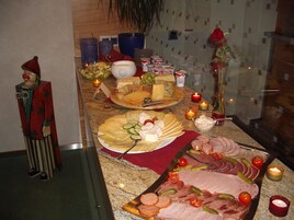 Free daily buffet breakfast