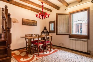 Dining - VIVALDI APARTMENT ON TWO LEVELS WITH ATTIC (Venezia)
