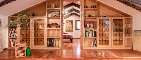 المنشأة من الداخل