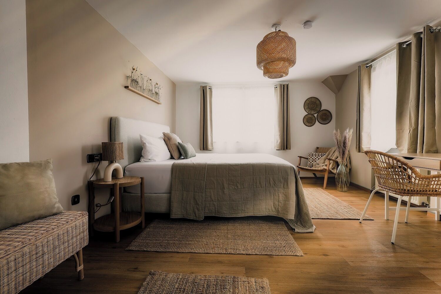 Double Room, 1 Queen Bed, Non Smoking | Minibar, in-room safe, desk, rollaway beds