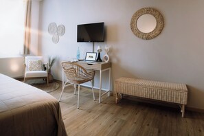 Double Room, 1 Queen Bed, Non Smoking - Landhotel Sonnenhof (Siebeldingen)