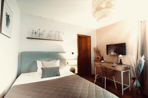 Habitación individual clásica, 1 cama individual, para no fumadores | Minibar, caja de seguridad en la habitación, escritorio y camas extra 