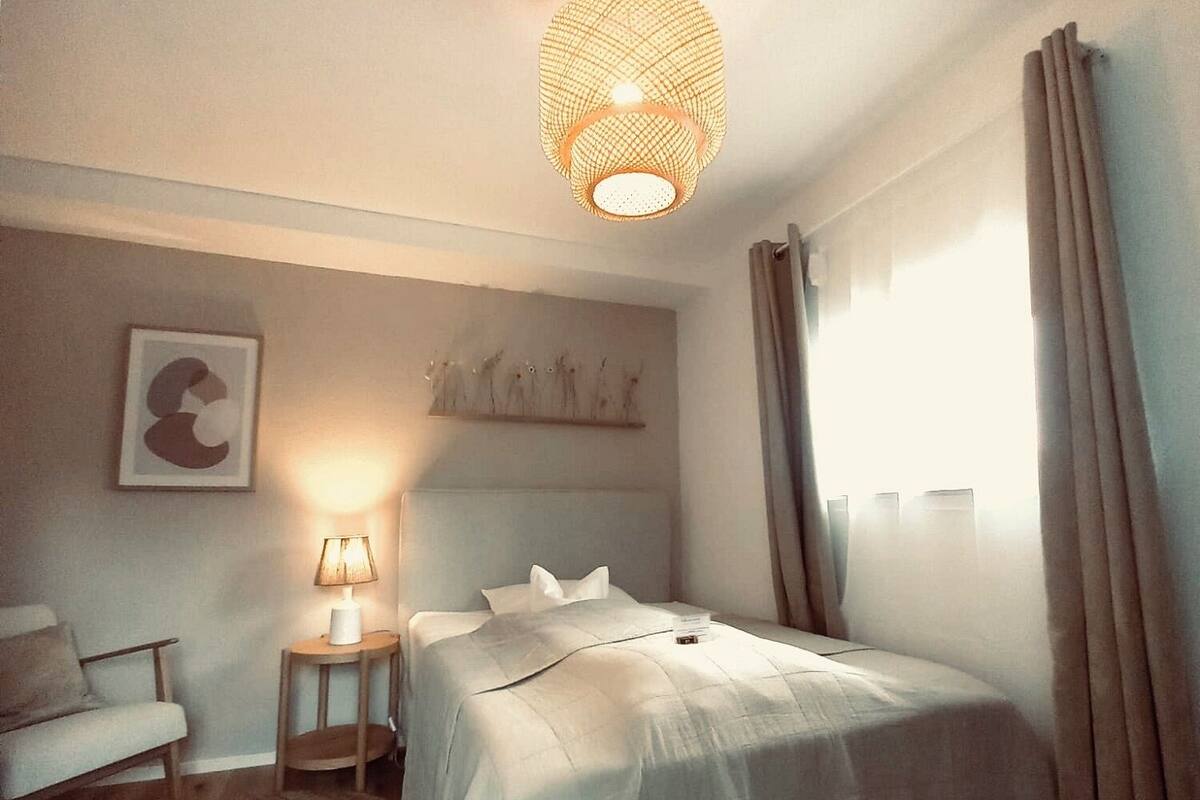 Classic Single Room, 1 Single Bed, Non Smoking | Minibar, in-room safe, desk, rollaway beds