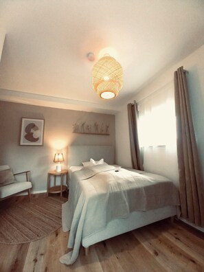 Habitación individual clásica, 1 cama individual, para no fumadores | Minibar, caja de seguridad en la habitación, escritorio y camas extra 