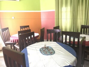 Breakfast, lunch and dinner served - PennyHill Suites and Resorts (Enugu)