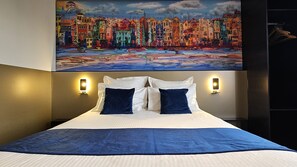 Chambre double, 1 lit double | Bureau, rideaux d’obscurcissement, accès au Wi-Fi (inclus)