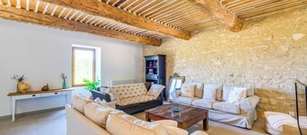 Mas style house in Bonnieux, Luberon, spectacular view, calm, heated pool