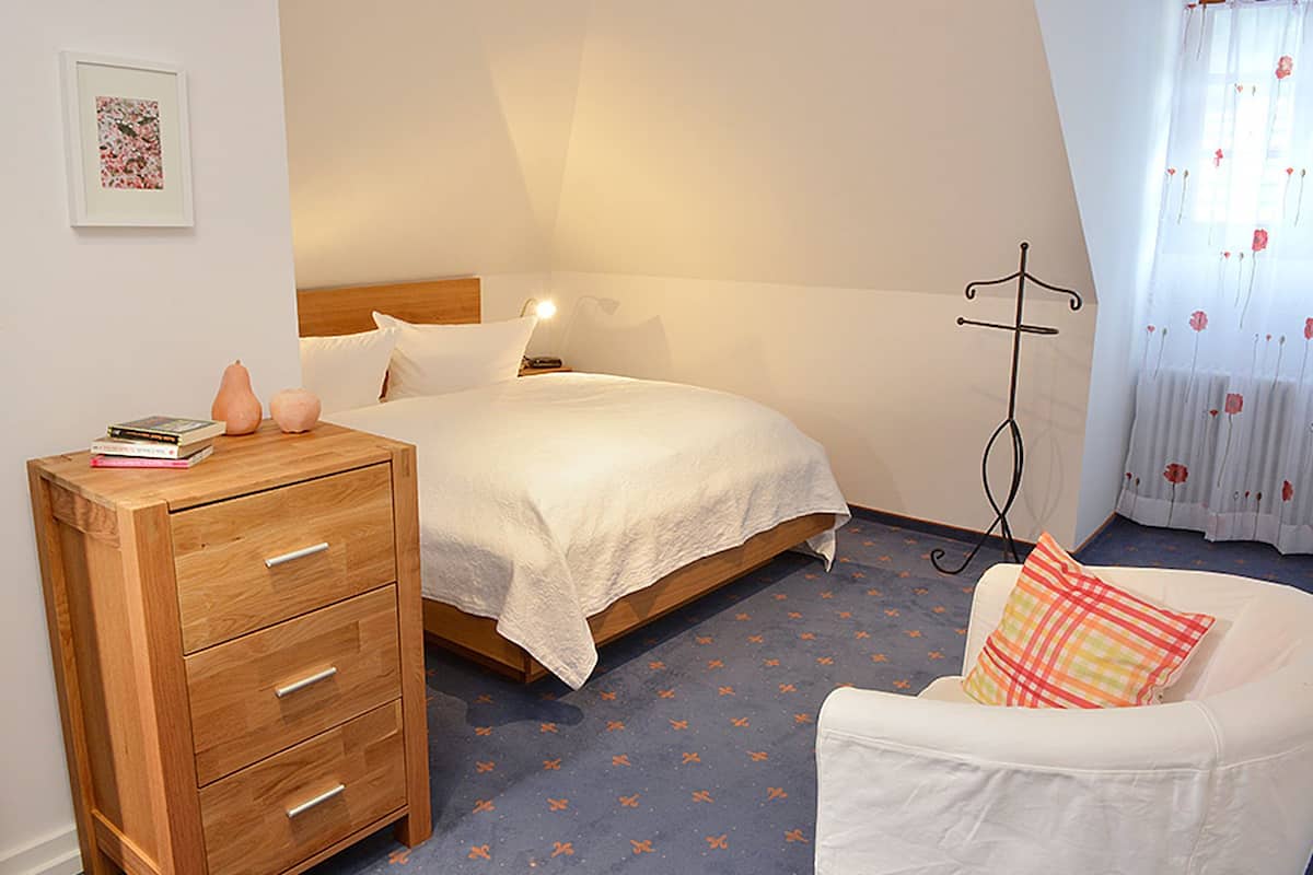Suite | In-room safe, desk, rollaway beds (surcharge), WiFi (free)