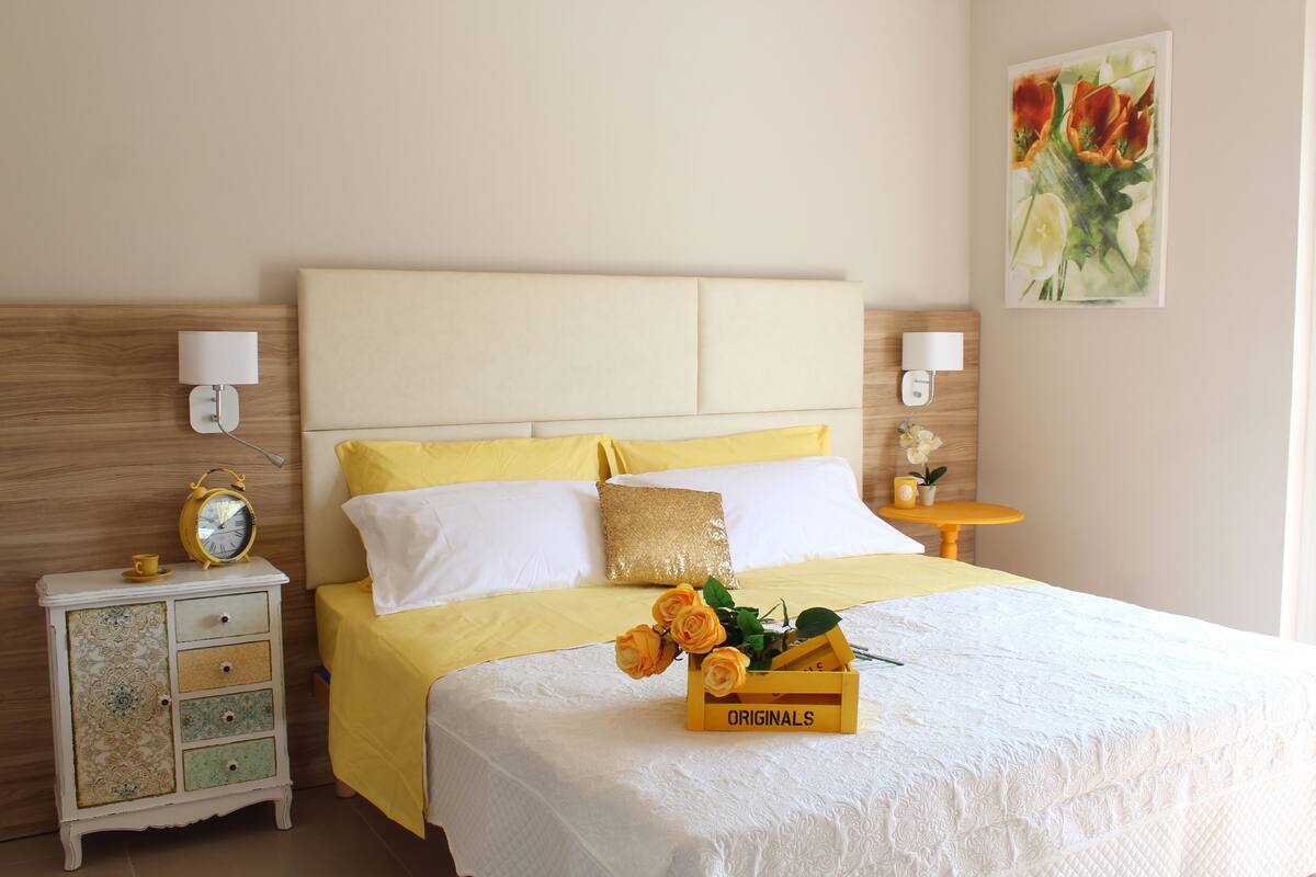 Standard Double Room (1) | In-room safe, desk, WiFi (free), bed sheets