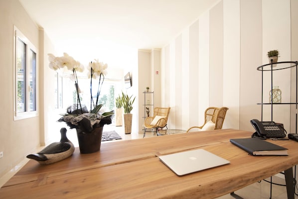 Reception - Apart-Hotel La Rocchetta (Padenghe sul Garda)