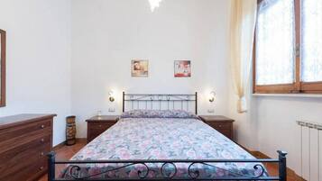 Apartment, 1 Bedroom | 1 bedroom, free WiFi, bed sheets