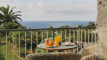Desayuno de cocina local (EUR 7 por persona)
